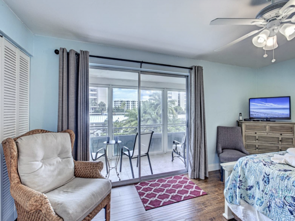 On Beach Siesta Key Vacation Condo Two Bedrolom Sleeps 8